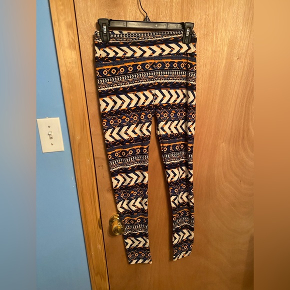 Women’s Lularoe patterned leggings bundle ❤️ - Picture 9 of 16